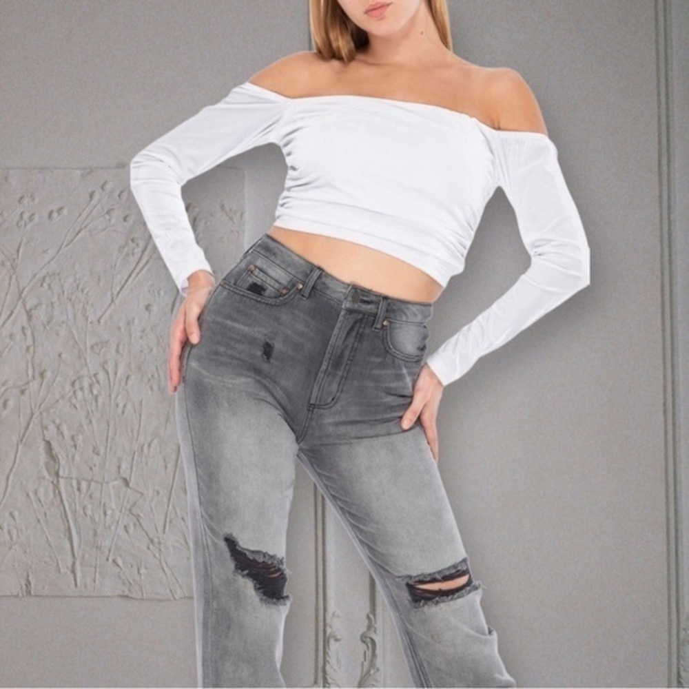 White off shoulder velvet shirt - Picture 2 of 3